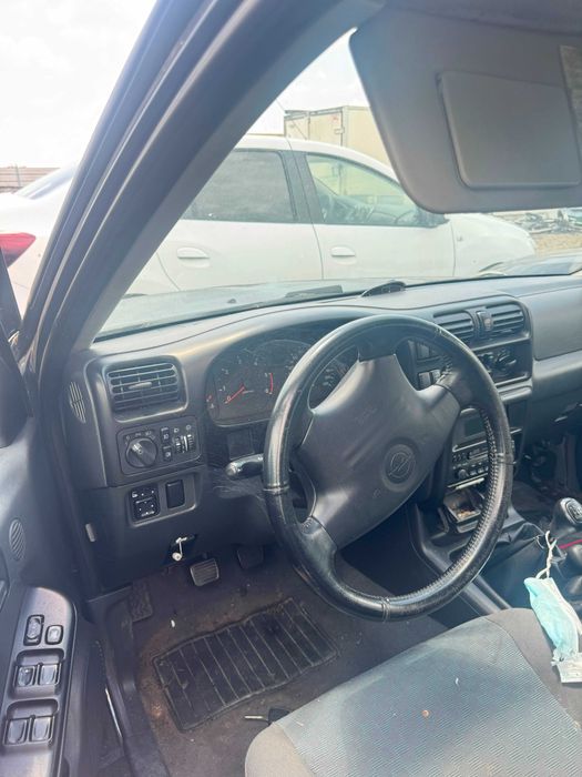 Opel frontera.