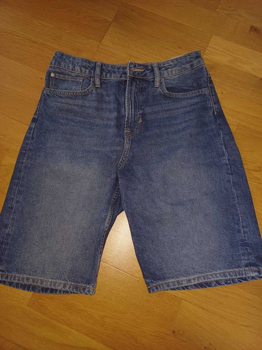 Къси панталони , бермуди