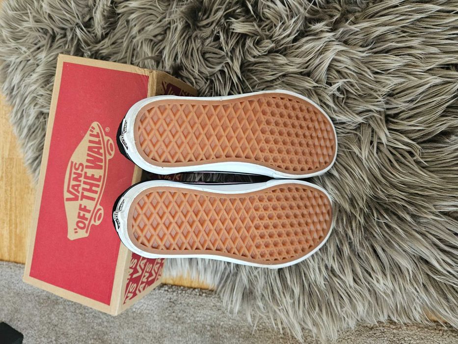 Дамски Кецове на Vans