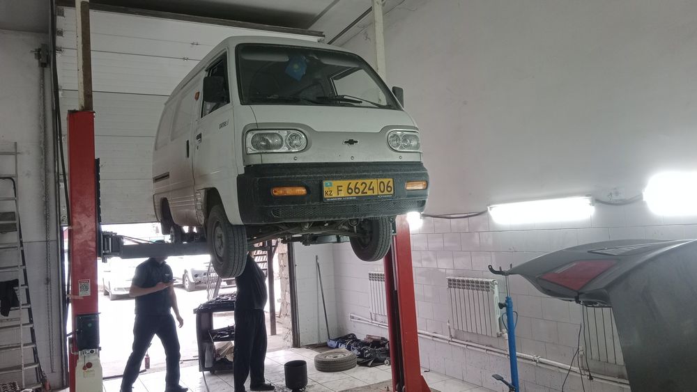 Прокачка амартизатор.Ремонт ДВС