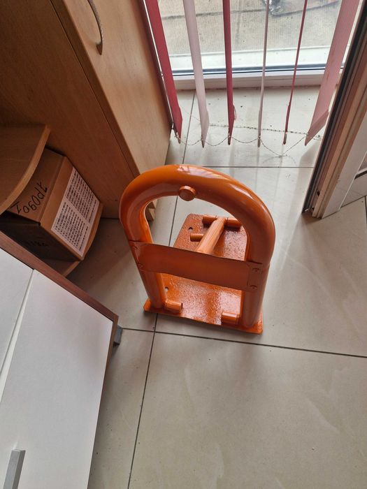 Продава се антипаркинг скоба