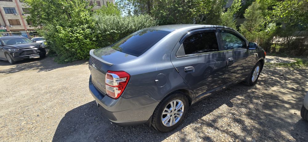 Автомобиль Кобальт