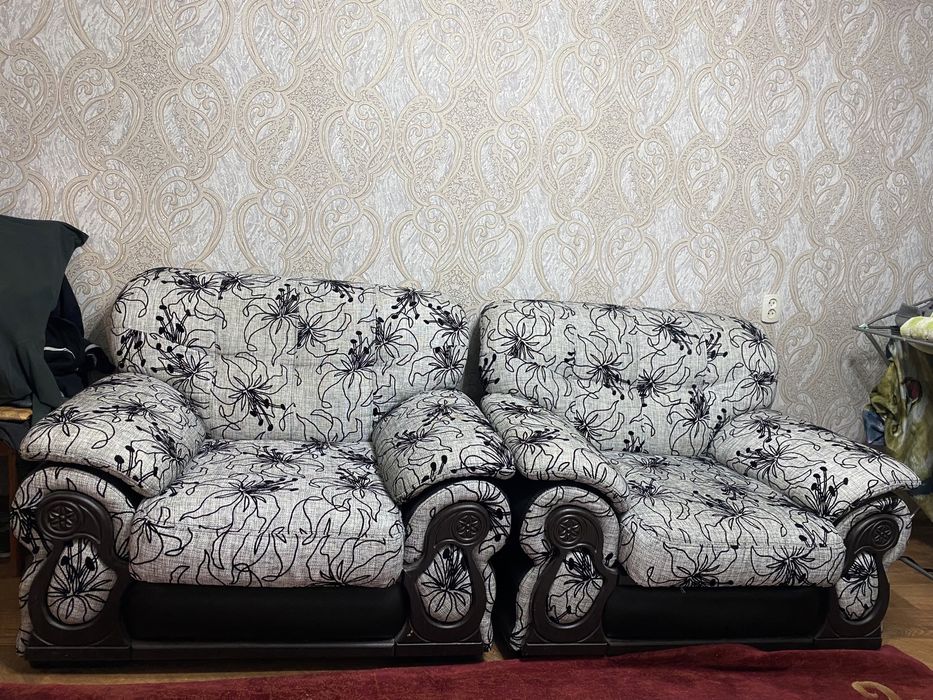 Продам диван и два кресла