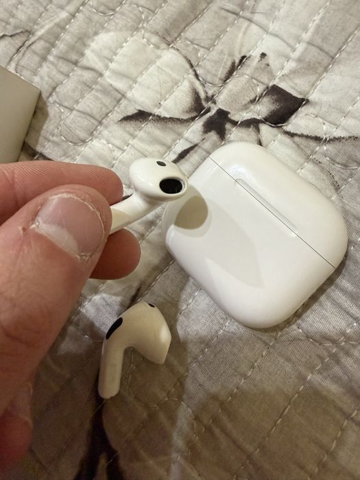 Продаются наушники airpods 4