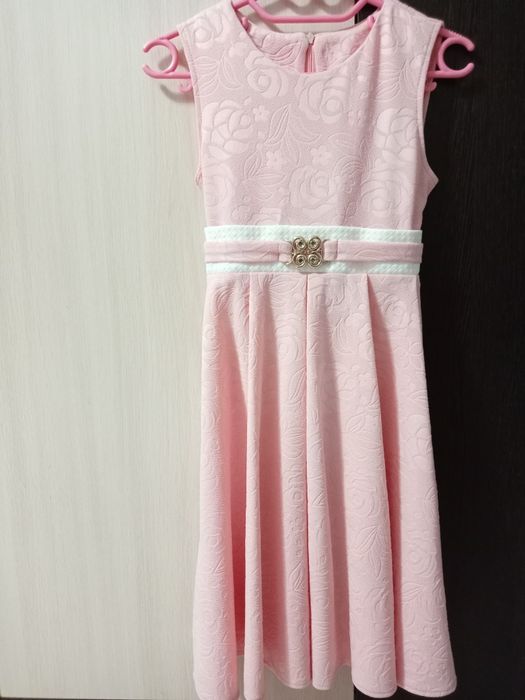 Продам платье на девочку