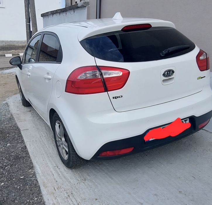 КИЯ РИО 1.4 CRDI 90 к.с 2013г.с