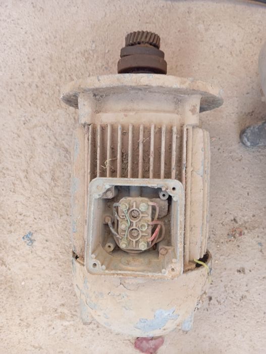 Gnertor sotiladi reduktiri yóq òzi zavotiskoy ochilmagan