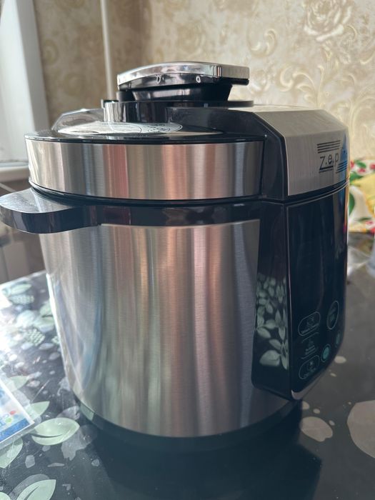 Продаю мультиварку в новом состояний