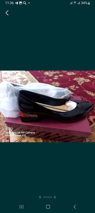 Чёрные лакированные туфли