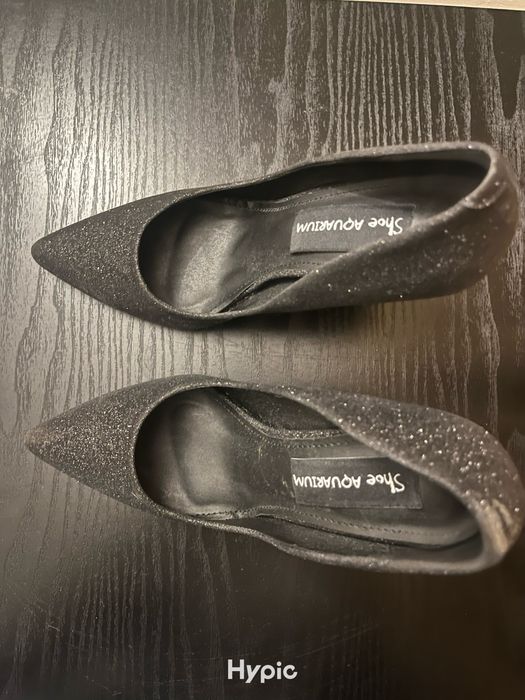 Брокатени черни токчета