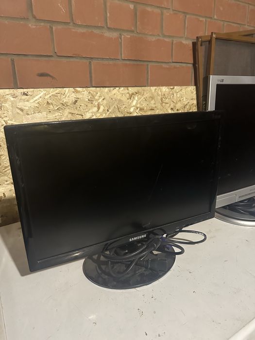 Продам два монитора