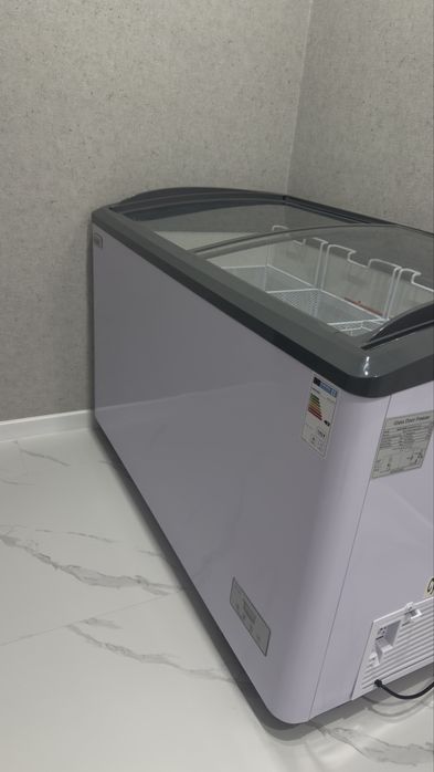 Продам ветринный морозильник