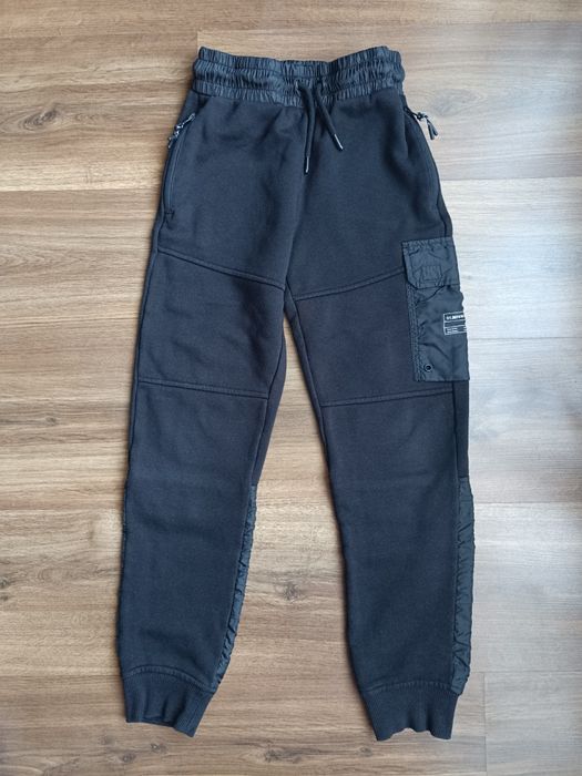 Есенно олекотено черно Яке Reserved,спортни долнища Primark, Decathlon