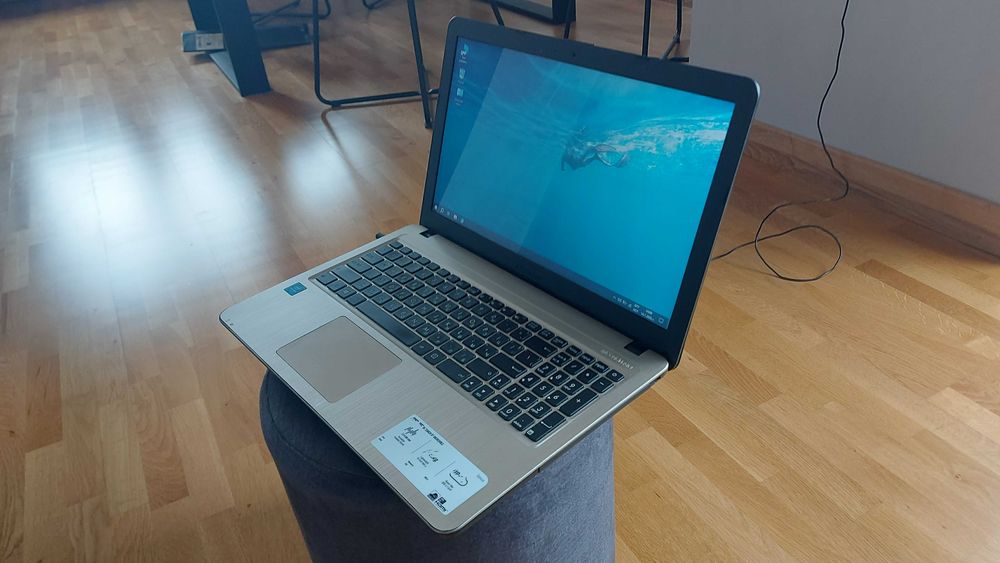 ASUS 14.0" Intel Core i7-2640M 8GB Memory Windows 10