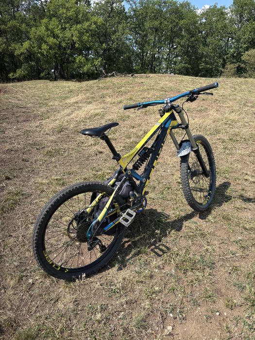 Cube Hanzz – Downhill / Freeride, furcă Boxxer, full suspension