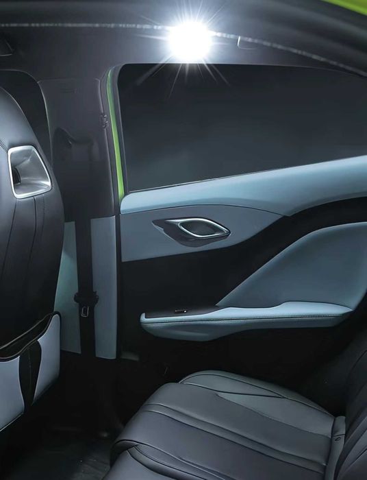 Компактные светодиодные (LED) сенсорные светильник.