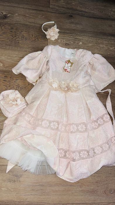 Много красива рокля