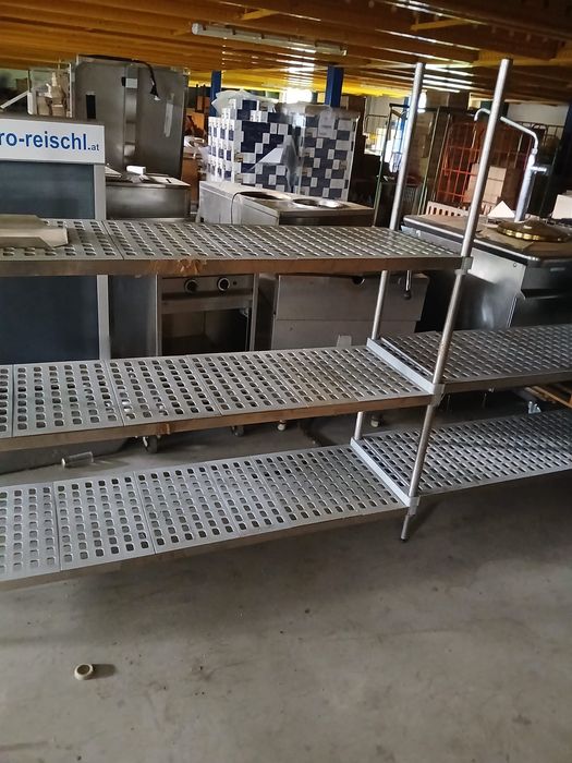 Vând rafturi profesionale din aluminiu cu polițe din plastic