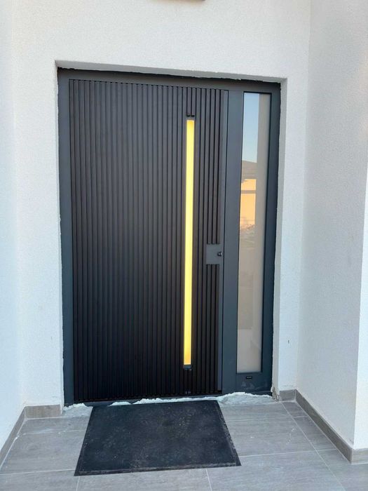 ,Usi Premium Grecia ,Ușile coplanare și pivotante Doorway