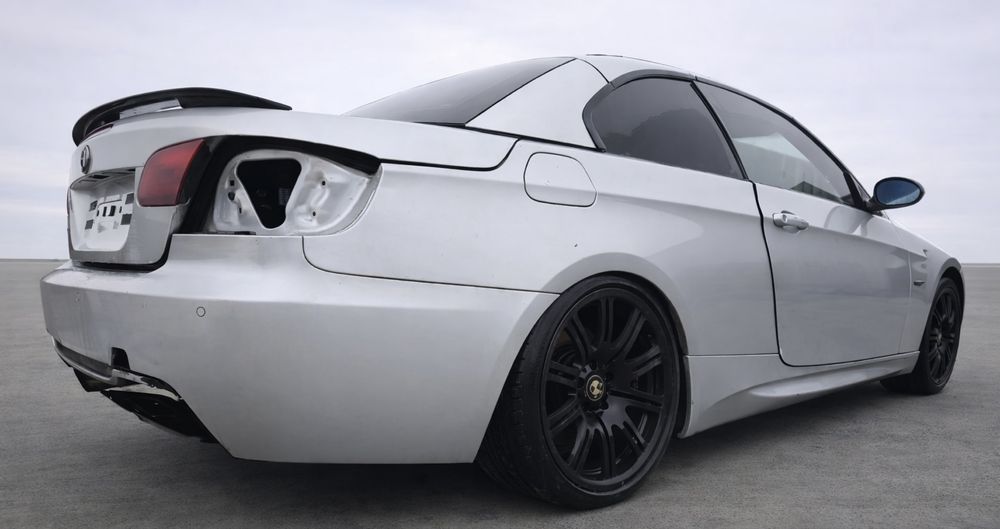 Dezmembrez BMW 330d E93 231cp,M Pack,Recaro piele rosie,Navigatie CCC