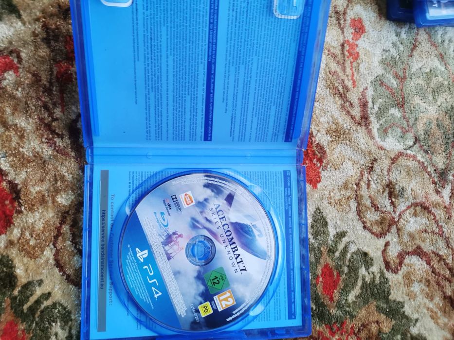 Vând Joc video ps 4 cu avioane