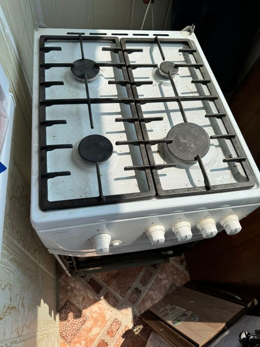 Продам газовую плиту