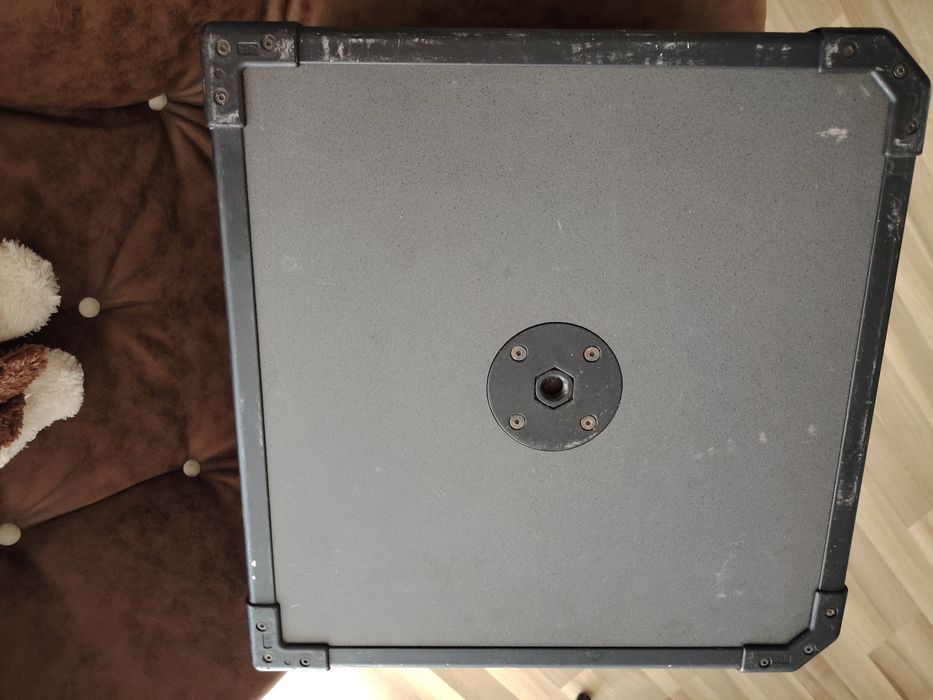 Vând 2 boxe Electro voice sx 300  fără difuzoare  subwoofer Zeck lf15.400