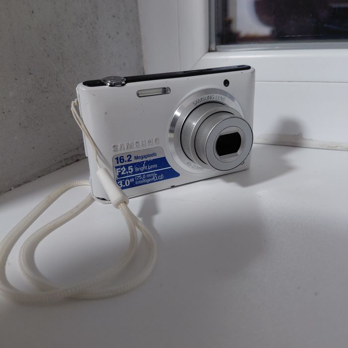 Цифровой фотоаппарат самсунг.ST 75