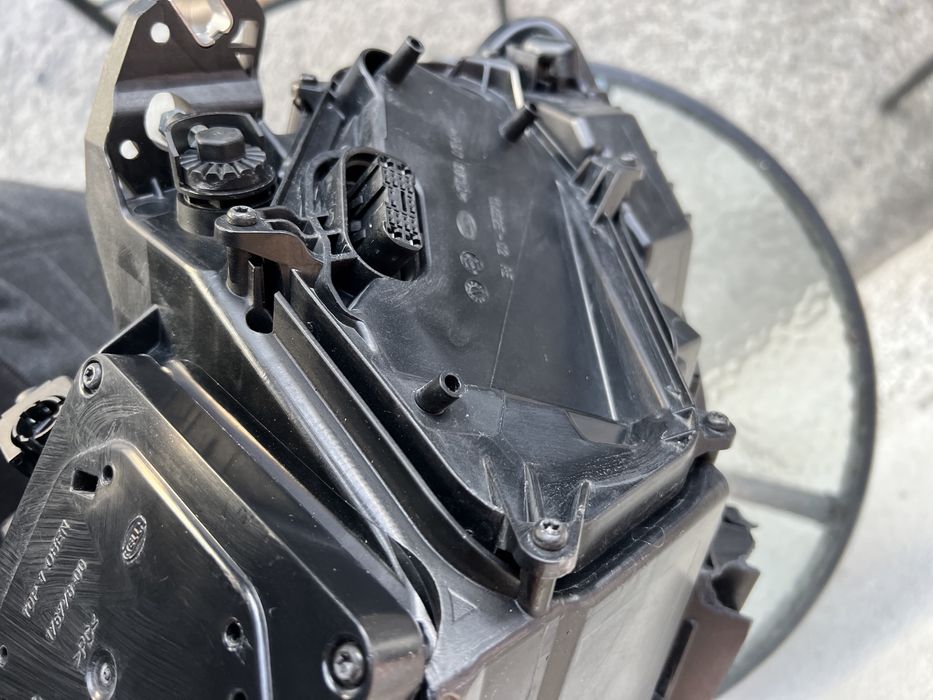 Audi A6 C7 - десен фар