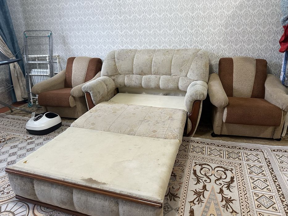 Продам диван с креслами