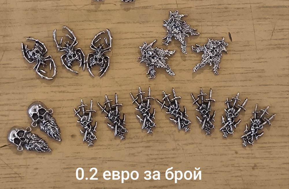 Готик маникюр и мъниста