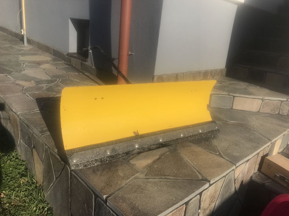 Vând lama zăpada ATV