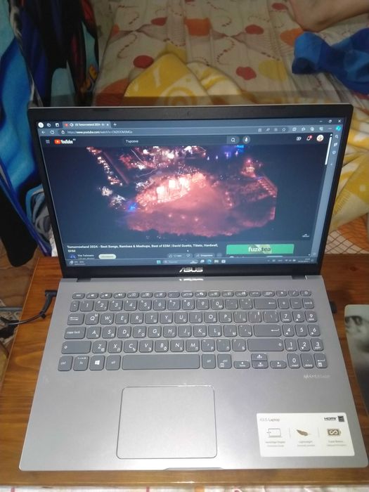 Лаптоп Асус - Asus Laptop - подходящ за офис или магазин.