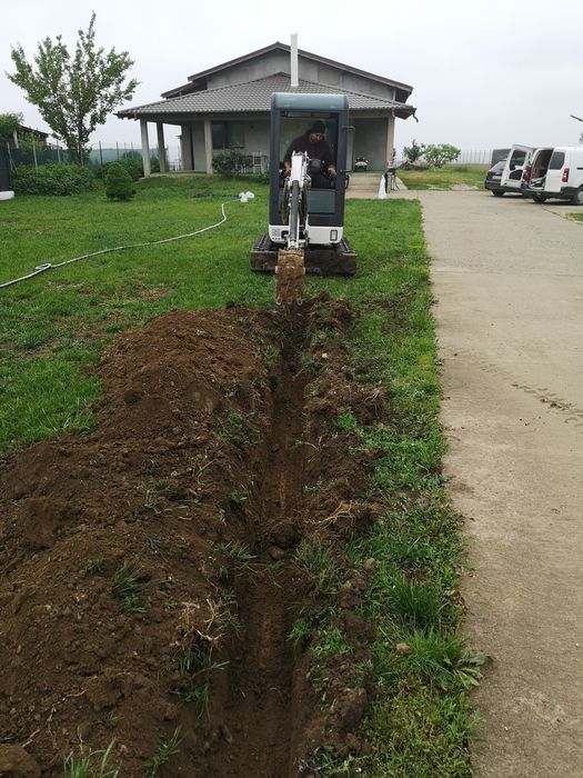Miniexcavator de inchiriat 2 tone pt. sapaturi