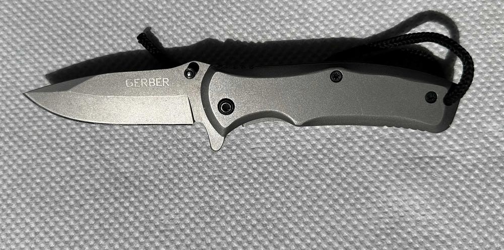 Продавам доста различни ножове