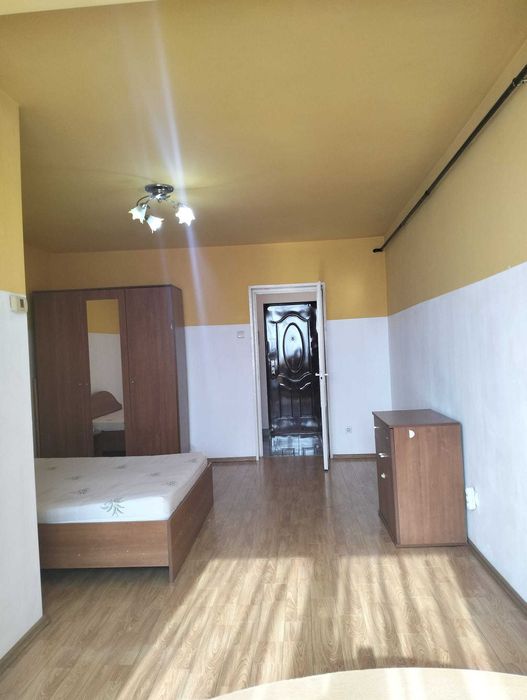 Dau în chirie garsonieră zona RFN