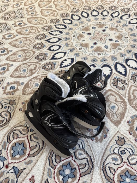 Продам коньки детские