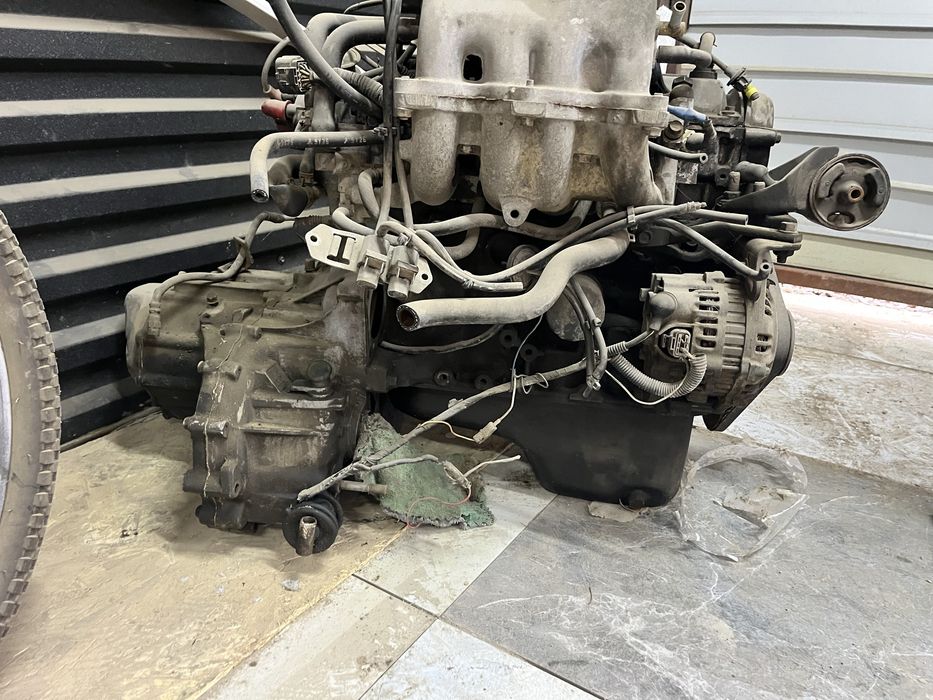 Продам двигатель вместе каропкой