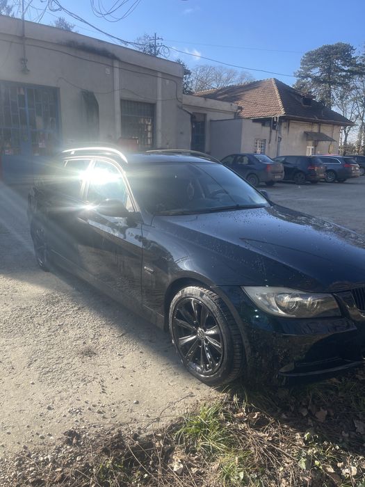 Vand sa schimb cu dacia lodgy