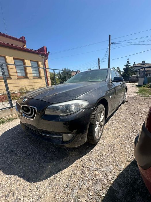Продавам БМВ F10 на части 520D, 184 к.с. Колата е без двигател, но скоростите са на нея 8hp кутия.