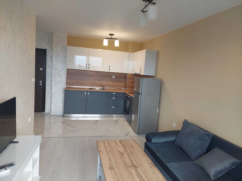 Дава се под наем Двустаен апартамент в Пловдив, Южен - 60 кв.м за 410 € - Снимка #1