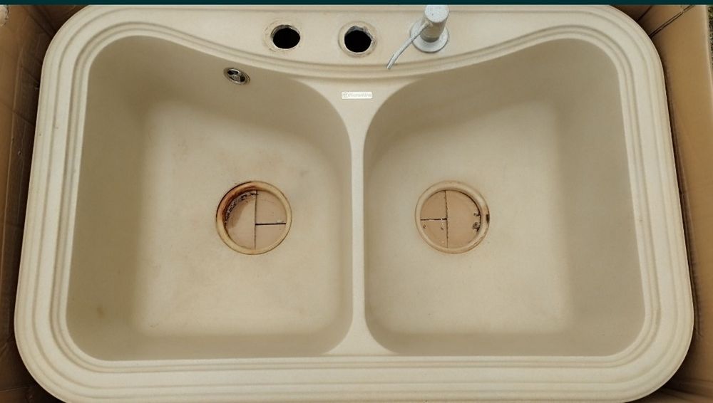 Продам кухонную мойку