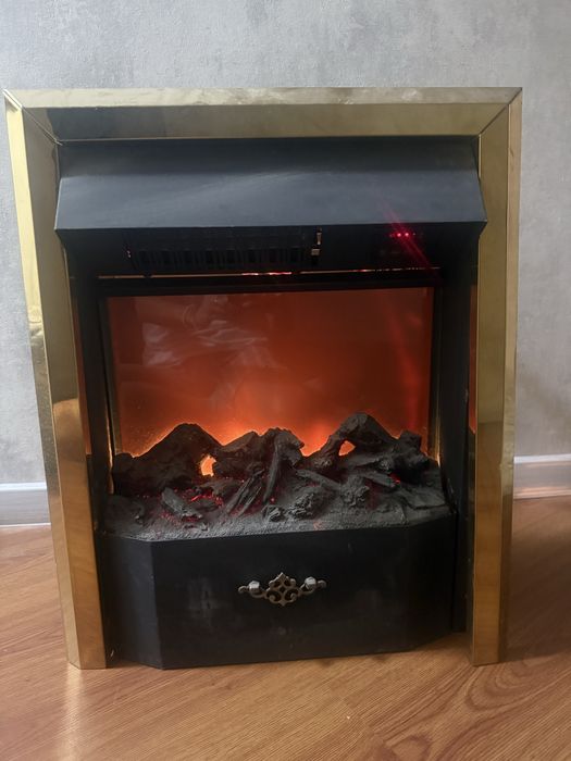 Электрический камин-обогреватель