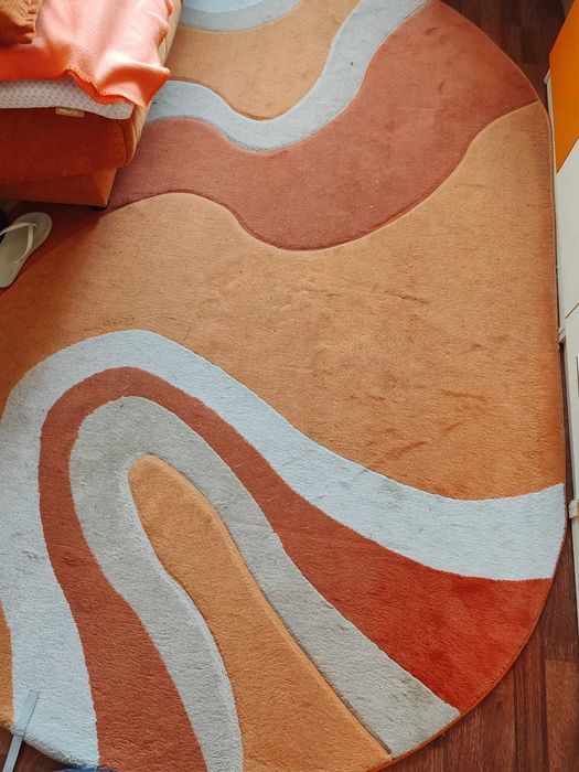 Mobila tineret, birou, canapea, covor