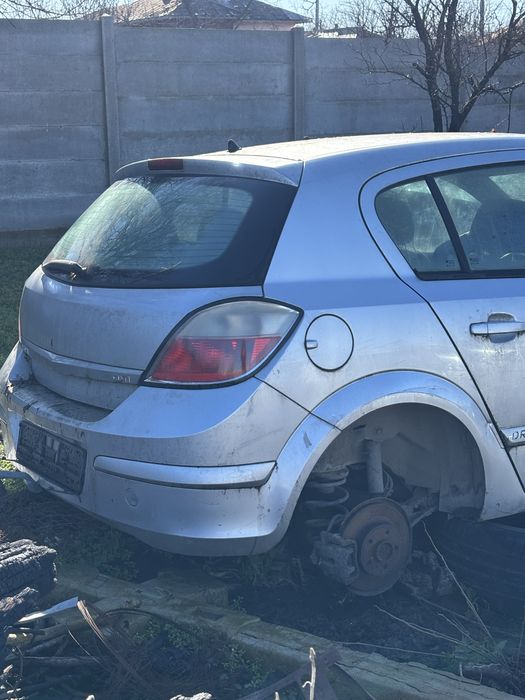 Dezmembrez opel astra h 1.7 cdti z17dth 2005