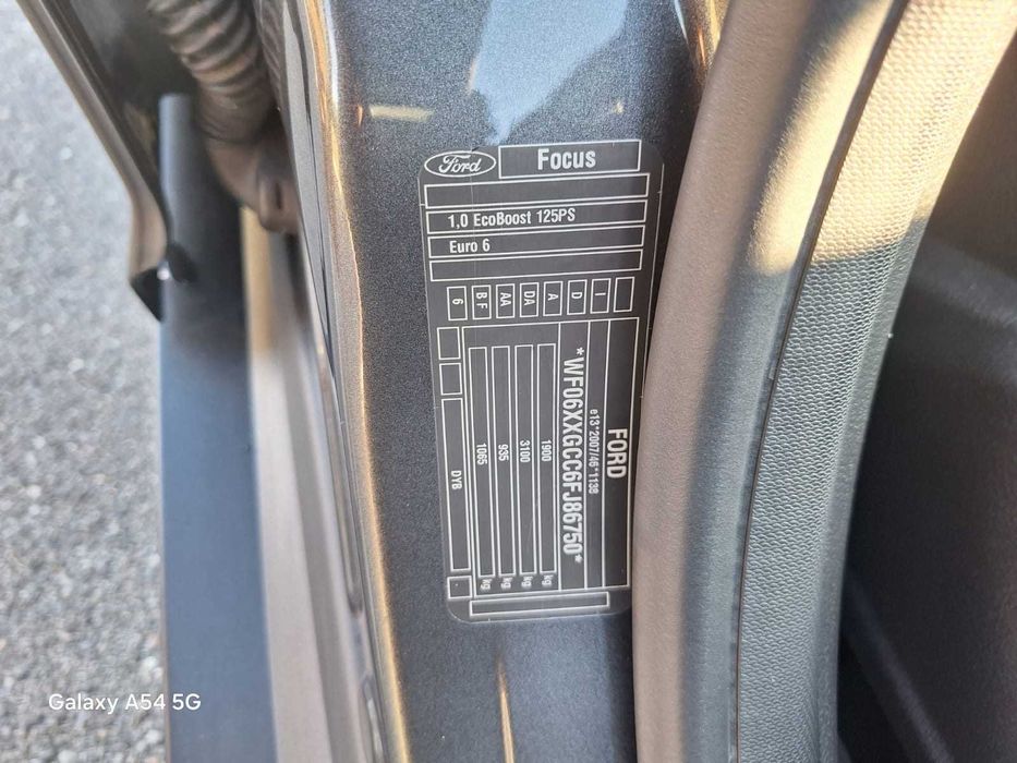 Ford Focus 1.0 EcoBoost 125 CP • Benzină • 145.000 km