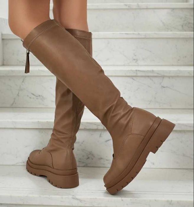 Дамски Кафяви Ботуши с цип по средата