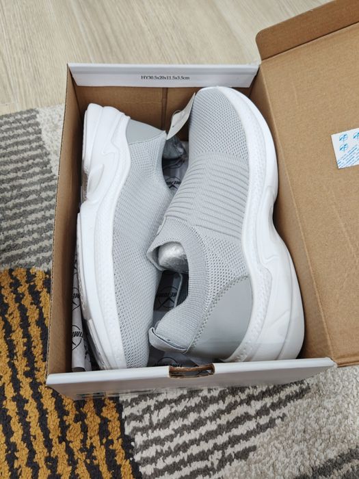 Обувь новая легкая