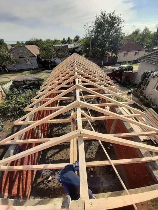 Montaj tabla firma acoperișuri dulgherie mansardă reparatii acoperișuri urgente 24/7 sună azi pentru oferta