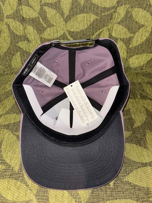 НОВИ шапки с козерка Adidas